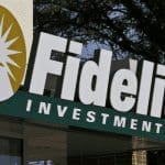 Het grote Fidelity opent bitcoin en ethereum handel voor retail