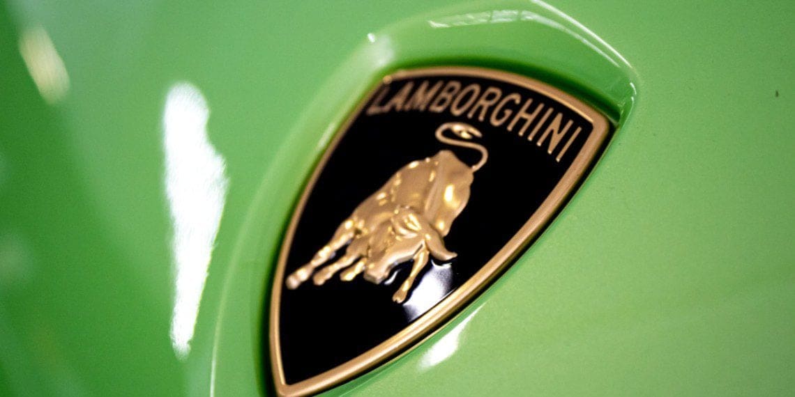 Un hombre pierde millones tras cambiar Bitcoins por un Lamborghini