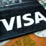 Las crypto stablecoins amenazan con derribar a VISA de su trono