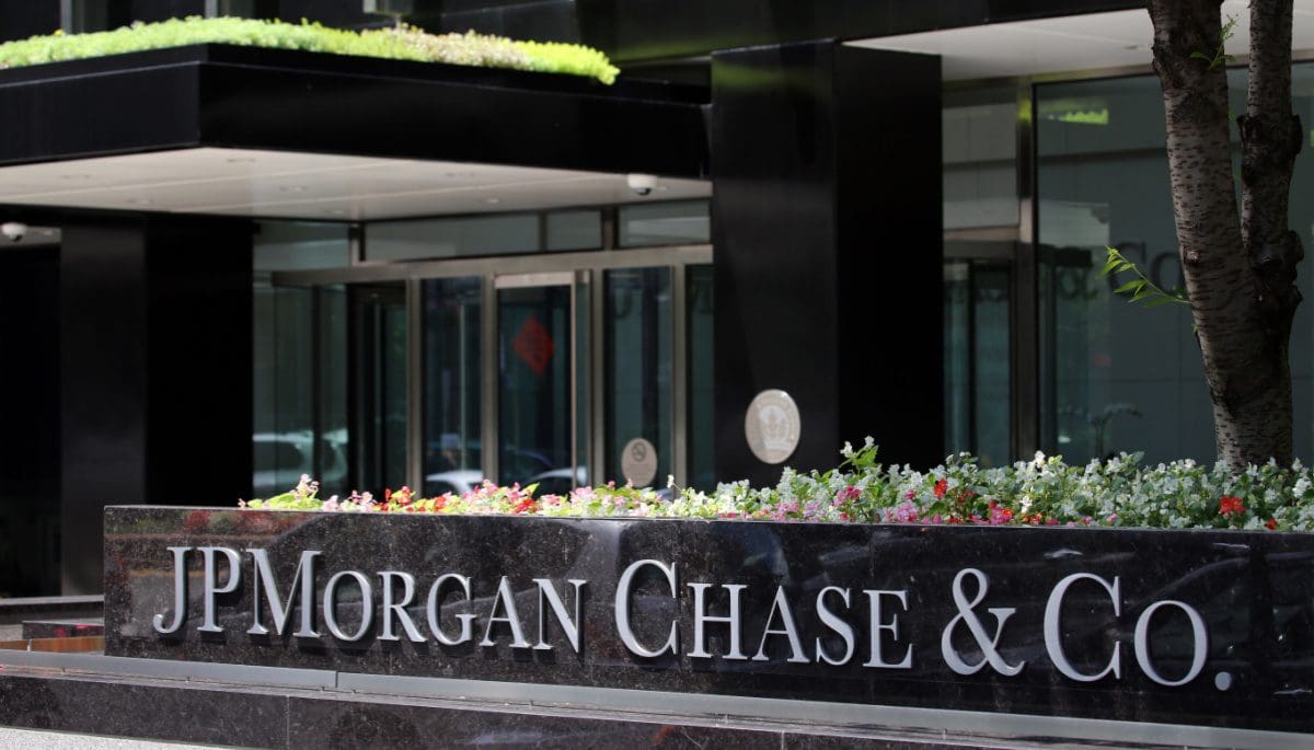 Cómo grandes firmas como JPMorgan y Blackrock están adoptando cryptos