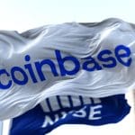 El exchange Coinbase acusado de extorsión, sus acciones se desploman