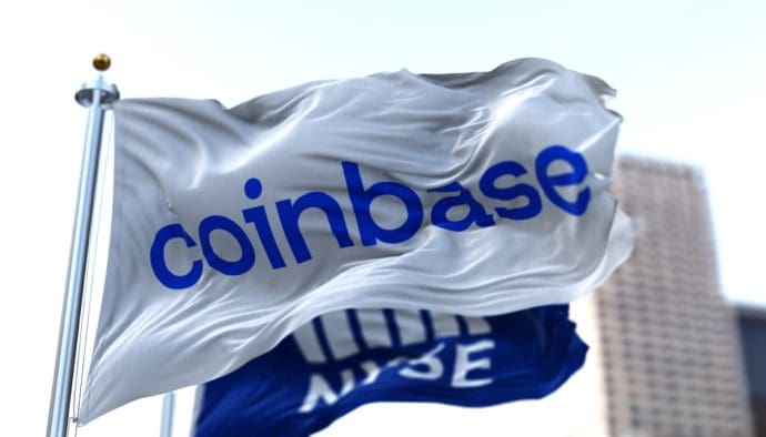 El exchange Coinbase acusado de extorsión, sus acciones se desploman