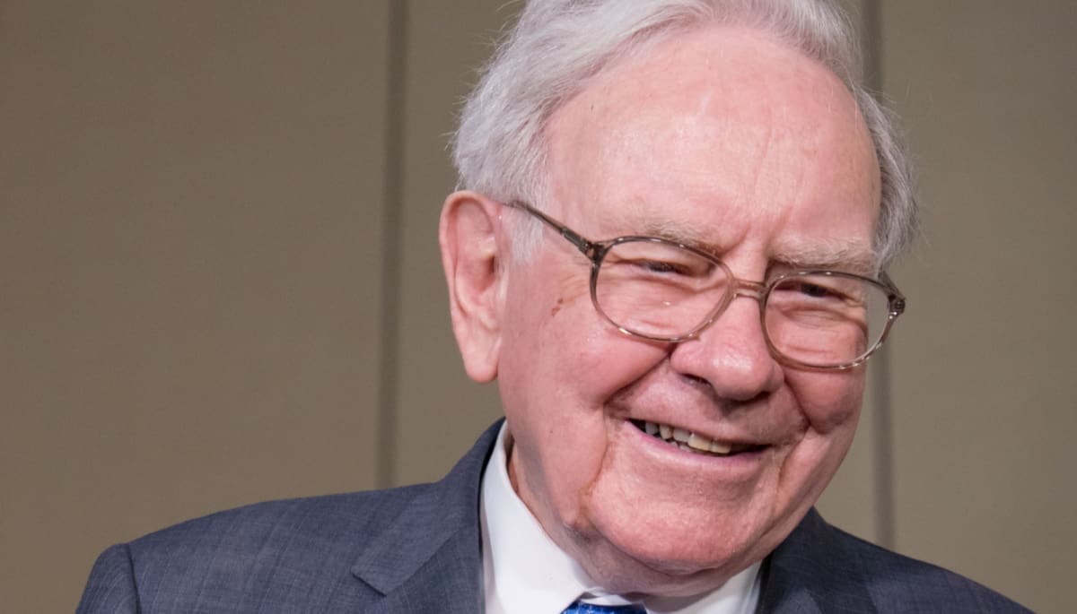 La empresa de Warren Buffet vale casi tanto como Bitcoin