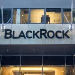 BlackRock invierte $520 millones en crypto, adopción masiva inminente