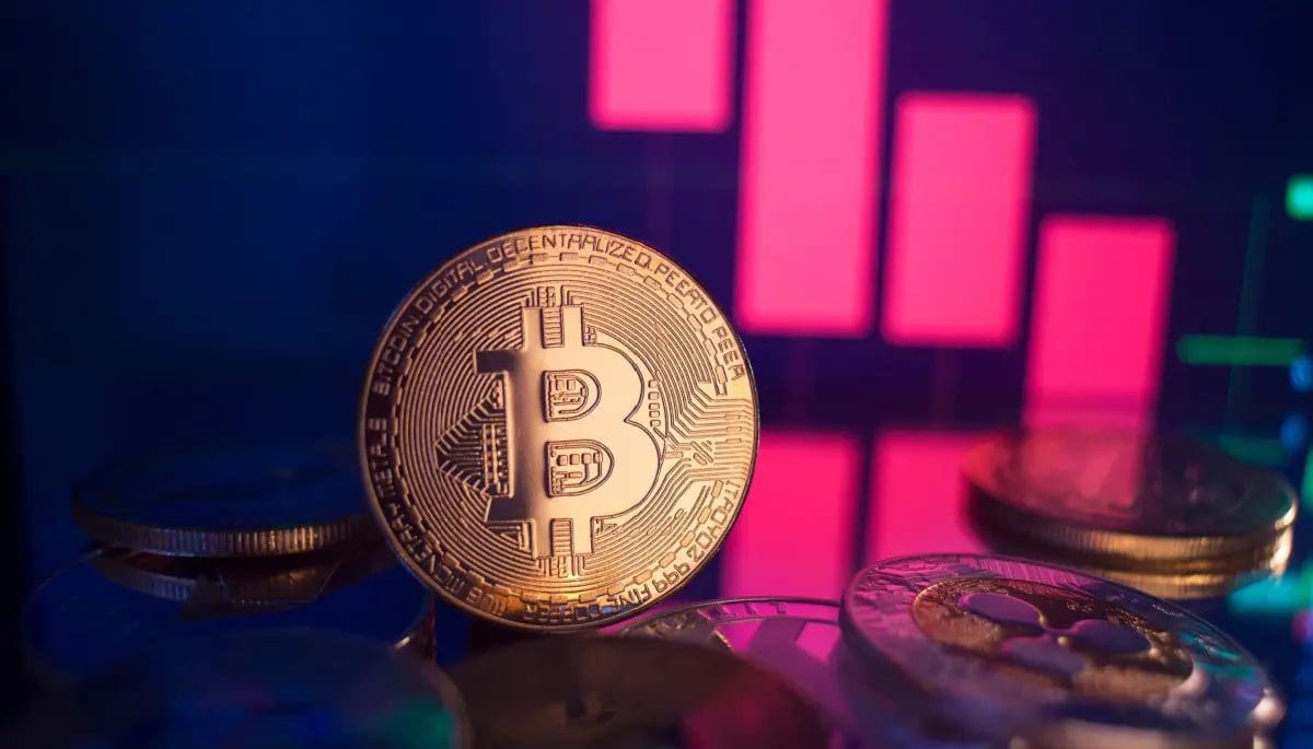 Un polémico analista de Bitcoin prevé una dura caída hasta los $30.000