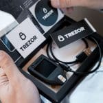 Empresa de wallets Trezor hackeada con una falsa promoción de cryptos