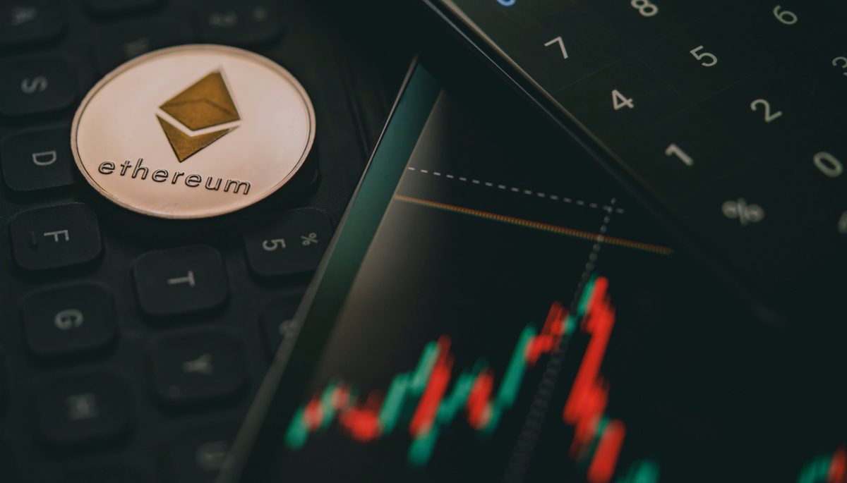 Precio de Ethereum cae un 50% tras la introducción de un nuevo sistema