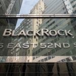 El ETF de Bitcoin de BlackRock recauda un récord de casi $900 millones