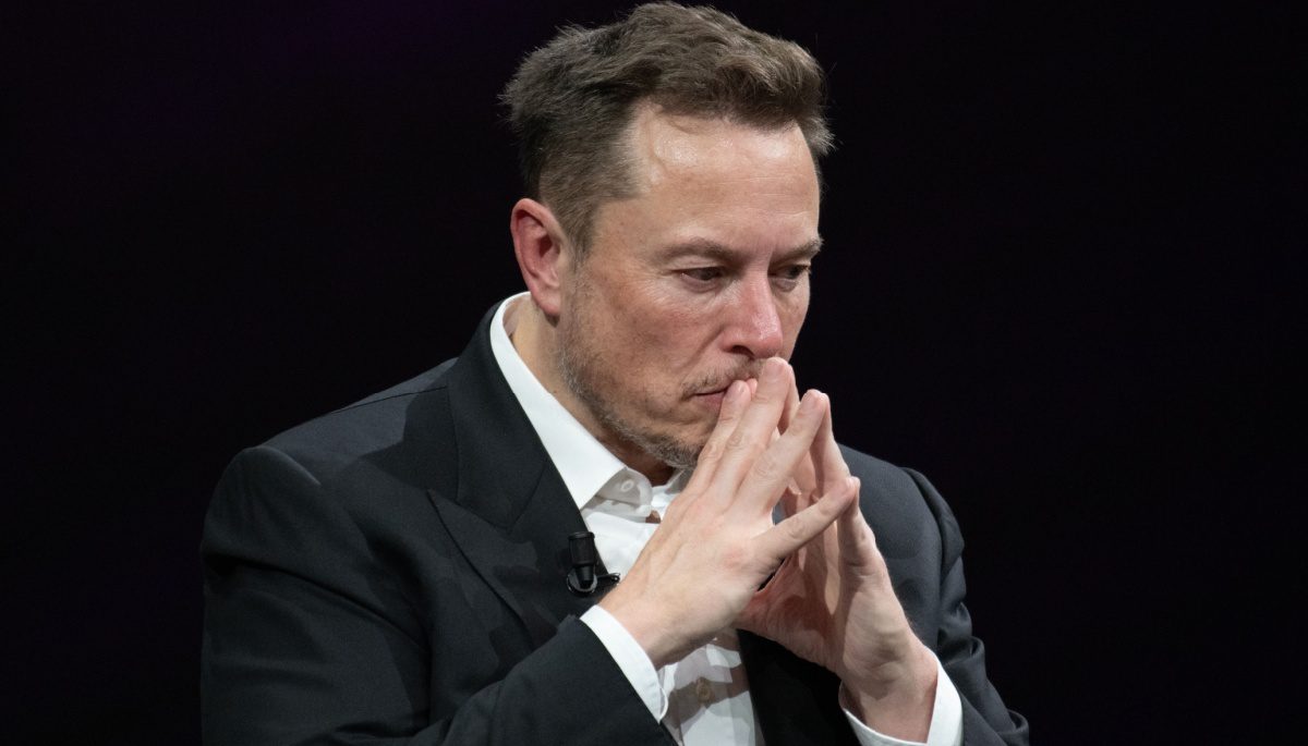 El precio del oro baja, Tesla de Elon Musk sube un 5%