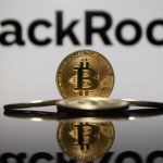 Los ETF de Bitcoin rozan el millón de BTC y compiten con Satoshi Nakamoto