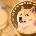 Dogecoin sube casi un 50% en un día: Elon Musk apunta al dólar