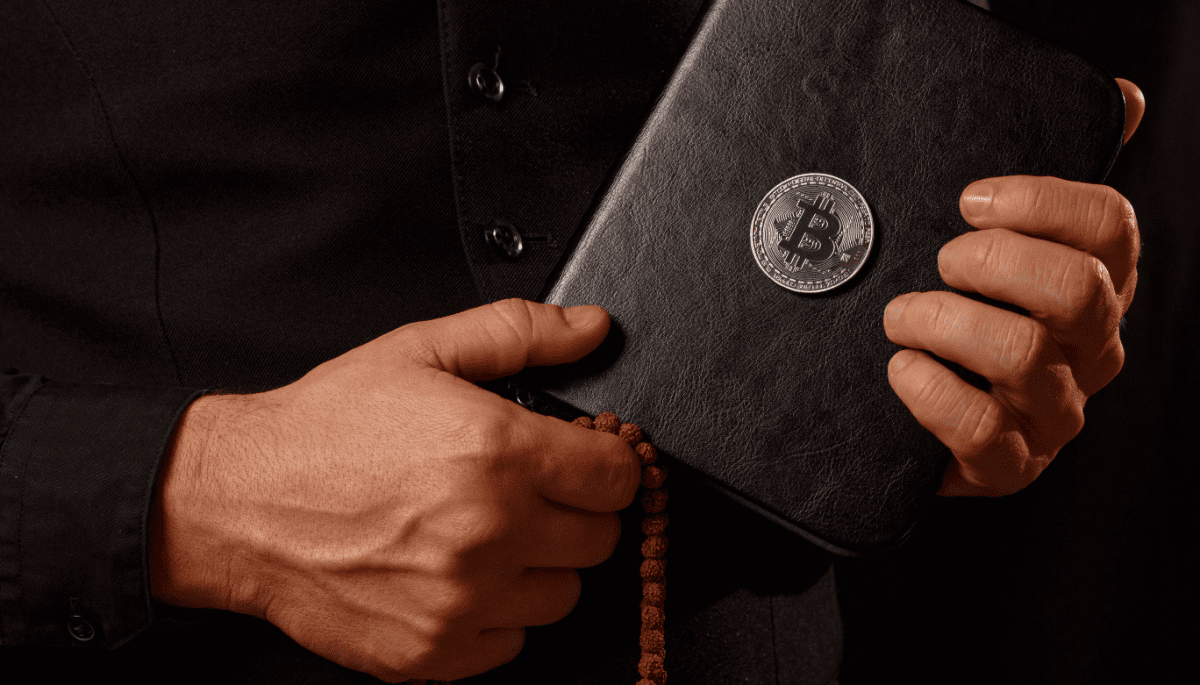 Un pastor estafa a los visitantes de su iglesia por criptomonedas